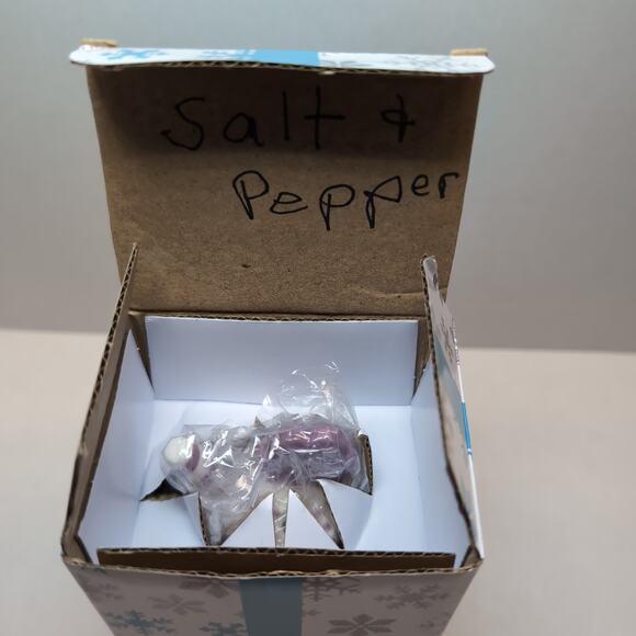 Temp-tations Seasonal Snowflakes 2 Piece Stacking Salt Pepper Shakers Purple Mug - Picture 5 of 8